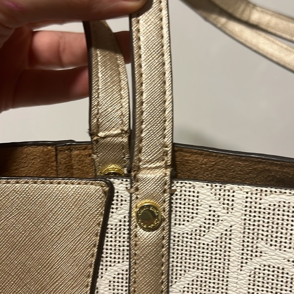 Calvin Klein large Signature and Gold Tone Tote - Picture 10 of 10